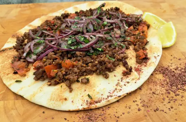 Lahmacun selber machen - So gelingt dir die türkische Pizza perfekt! - Lahmacun selber machen - Original türkische Pizza | pikantum
