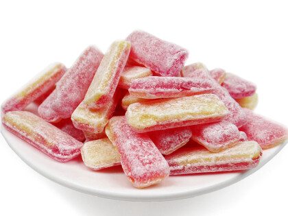 Schale mit Fenchel-Anis-Bonbons