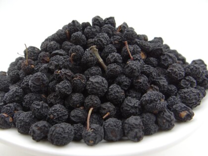 Schale mit tasmanischem Bergpfefferkörnern