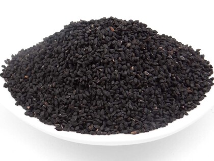 Schale mit Schwarzkümmelsamen