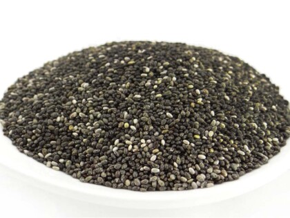 Schale mit Bio Chiasamen