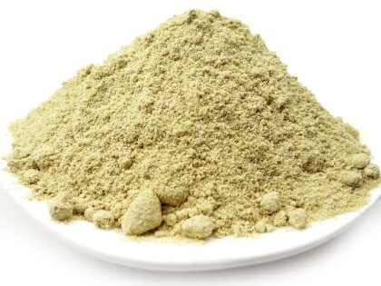 Schale mit Bio Gewürzfenchelpulver