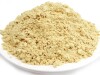 Schale mit Bio Ingwerpulver