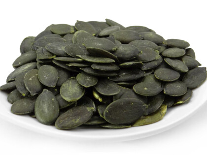 Schale mit Bio Kürbiskernen