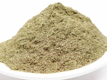 Schale mit gemahlenem Bio Quendel