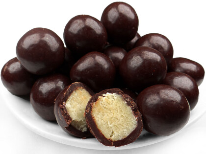 Schale mit Bio Edelmarzipan umhüllt von Zartbitterschokolade