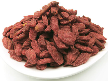 Schale mit getrockneten Bio Gojibeeren