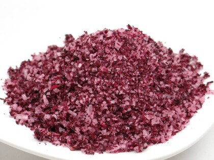 Schale mit Bio Hibiskusblütensalz